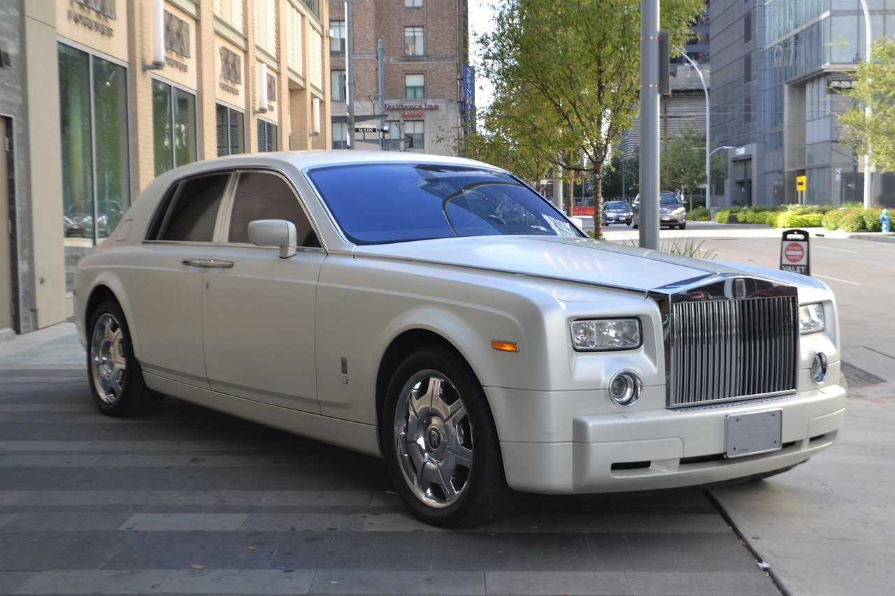 car, car wallpapers, rolls royce, luxury, street, hotel, emblem, rolls, expensive, limousine, automotive, classic, noble, style, lifestyle, elite, silver, tinted, lavish, rolls royce, rolls royce, rolls royce, rolls royce, rolls royce